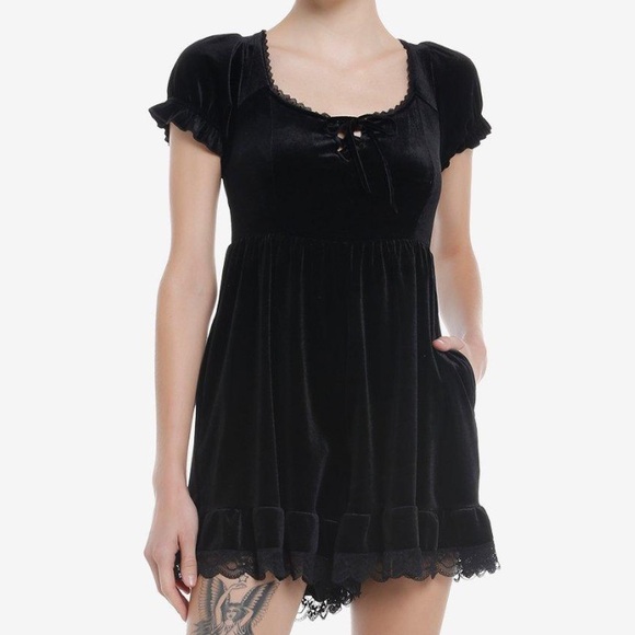 Hot Topic Pants - Black Velvet Lace Romper Hot Topic